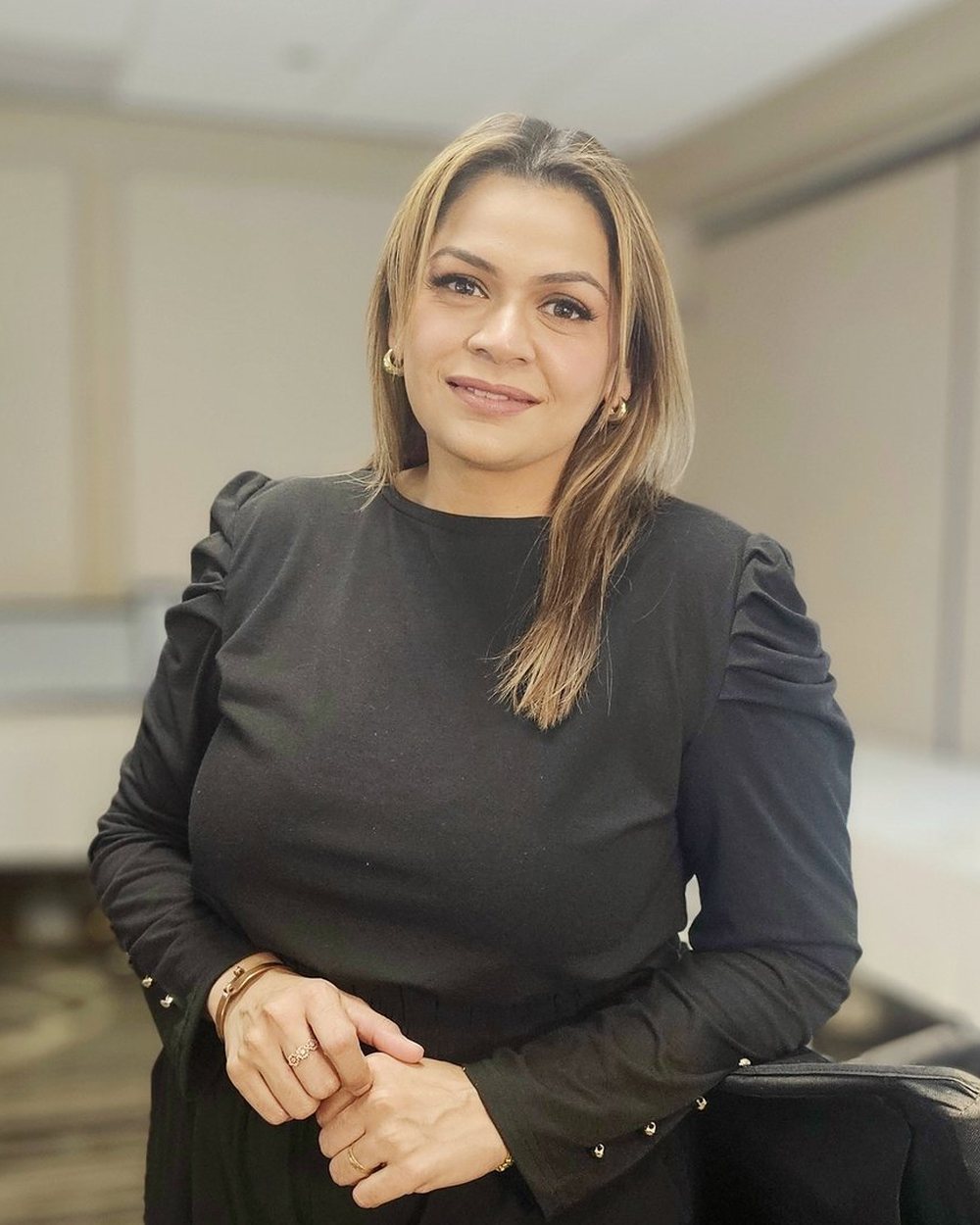Asra, owner and lead artist at Bridal Art Studio