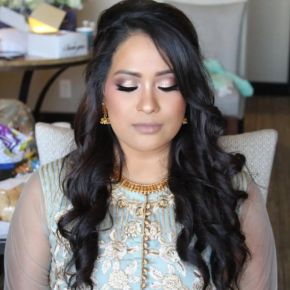 Dupatta and jewellery setting by Bridal Art Studio